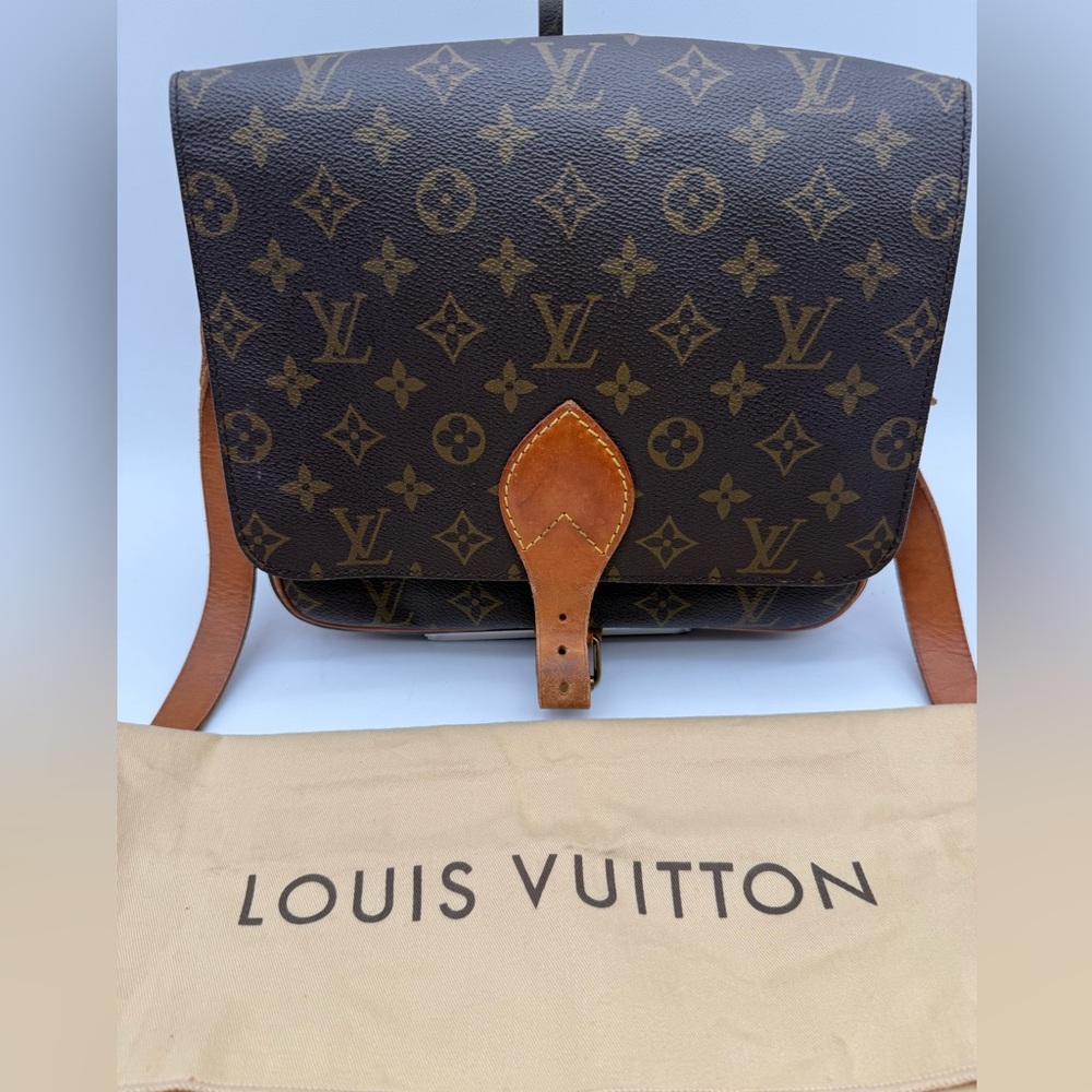 LOUIS VUITTON CARTOUCHIERE GM